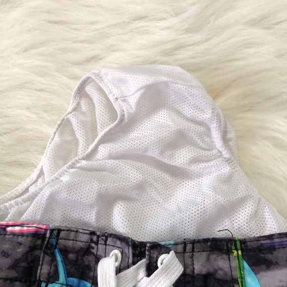 Boys shark print swim trunks - Picture 4 of 6